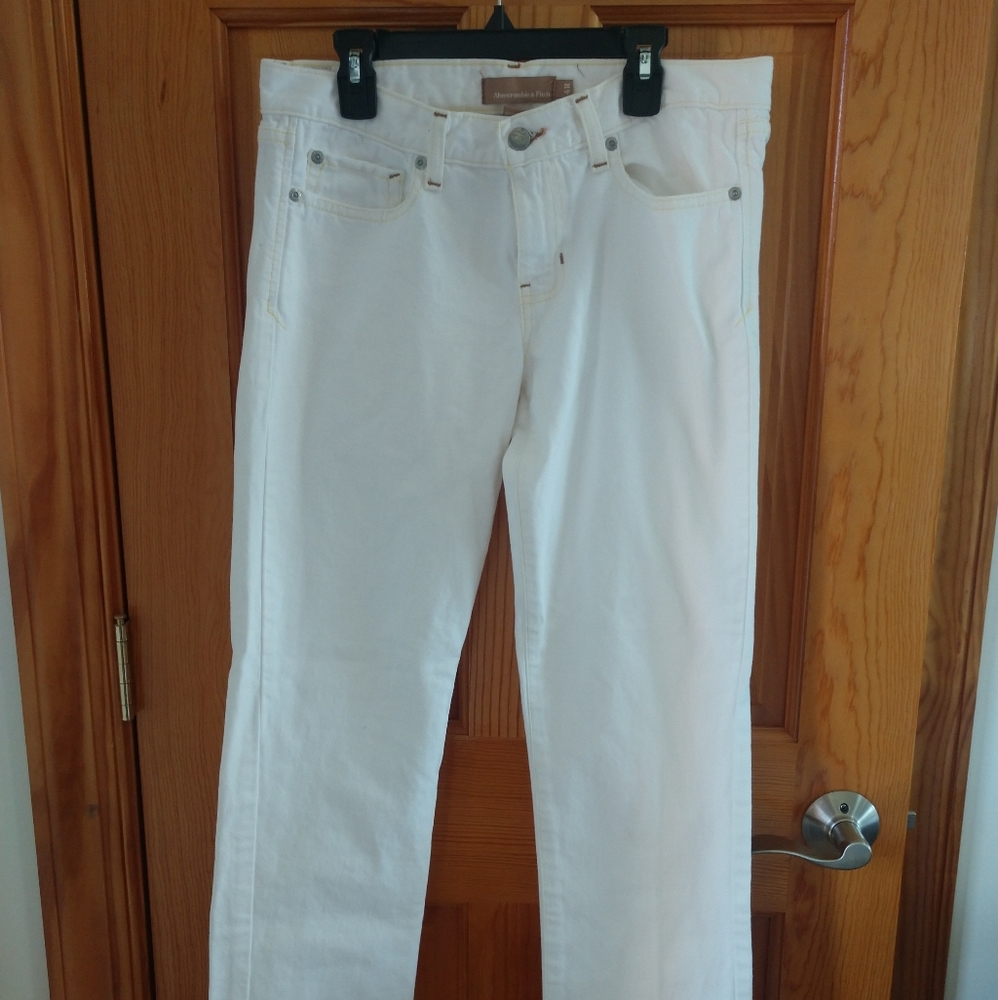 ✨3/$50 Abercrombie & Fitch White Jeans